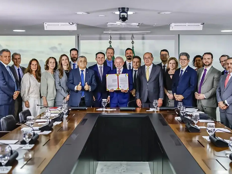 Lula sanciona Lei Antifacção com penas mais duras e mira líderes do crime organizado