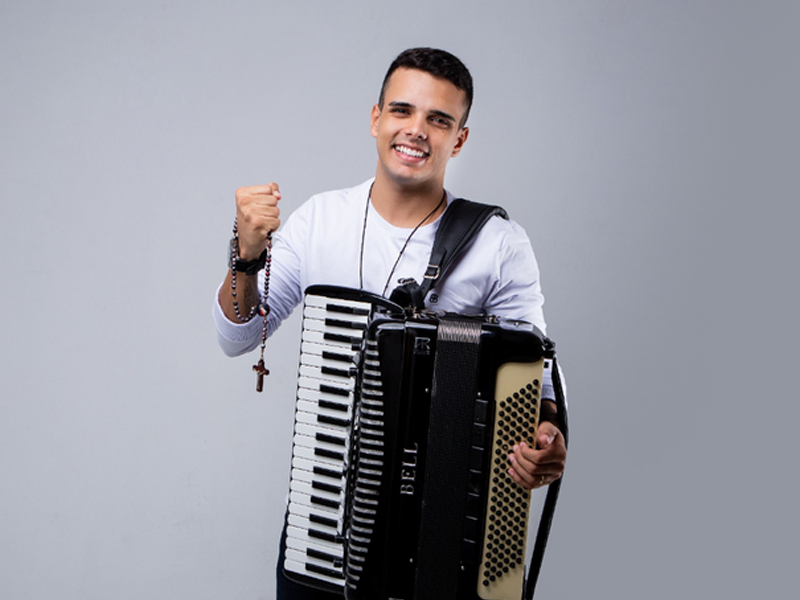 Willian Sanfona e Comunidade Colo de Deus estão confirmadas como atrações nacionais da 44ª Semana Padre Cícero