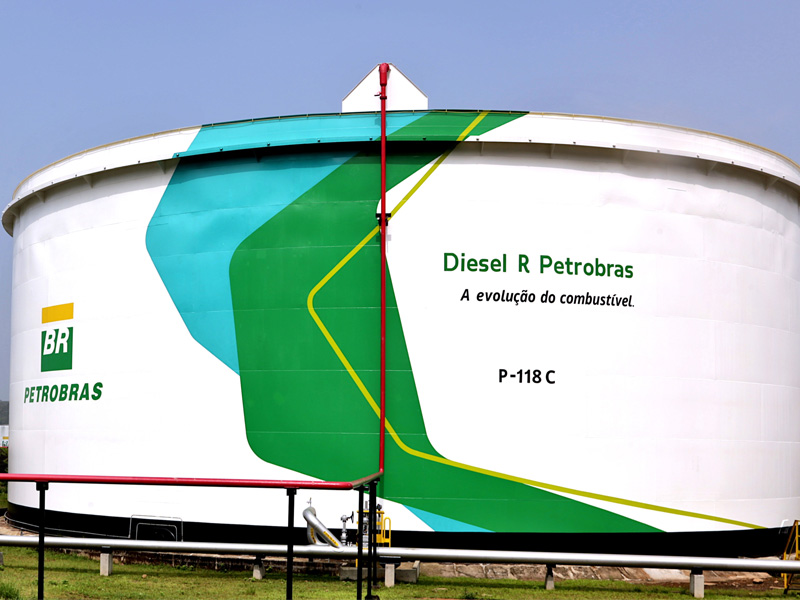 Petrobras diz que está entregando todo o combustível produzido