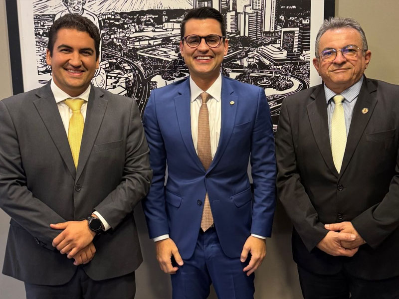 Em Brasília, deputado Yury do Paredão recebe presidente da Câmara do Crato e vereador para discutir demandas do município