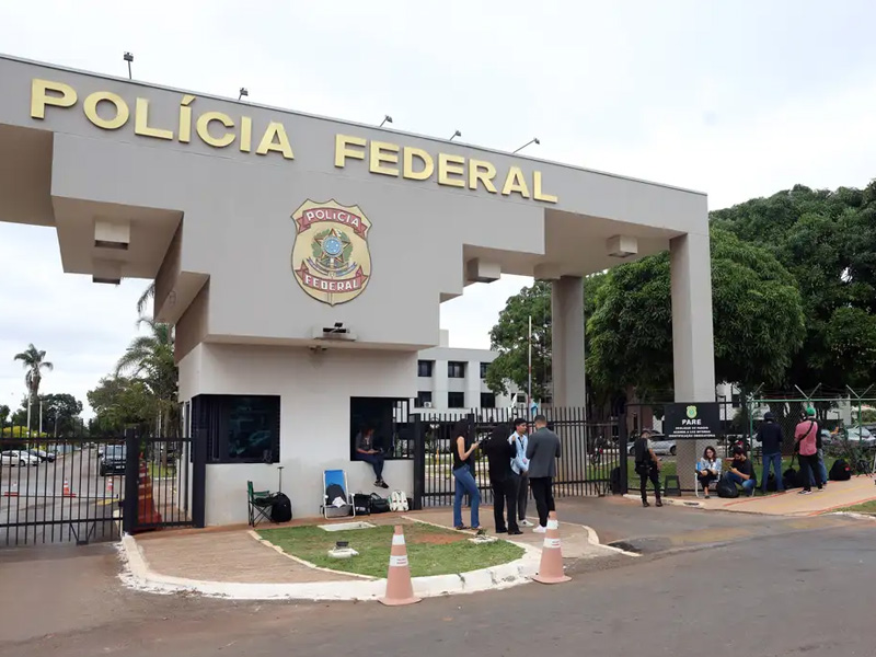 Vorcaro é transferido para sede da PF em Brasília em meio a tratativas de delação