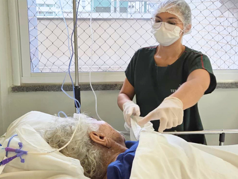 Unidade de Cuidados Especiais do Hospital Regional do Cariri promove reabilitação e transição para o cuidado domiciliar