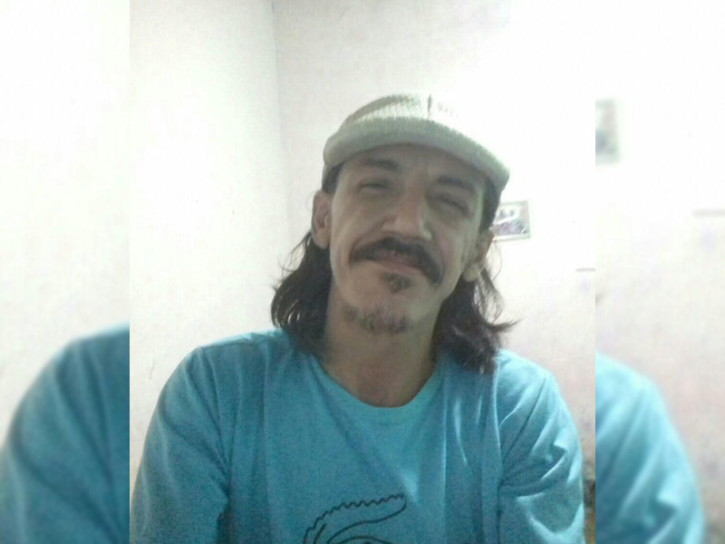 Homem é morto a tiros enquanto estava sentado na calçada de casa no Crato