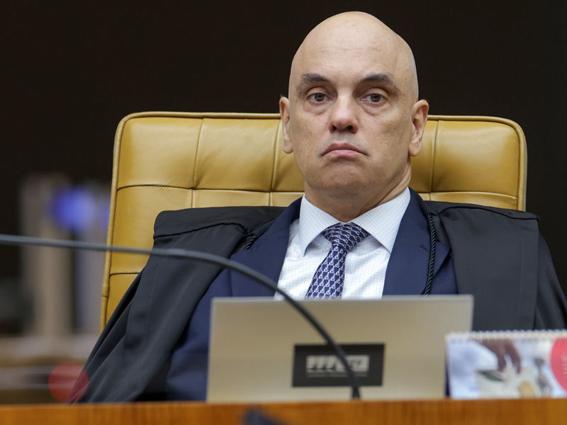 Alexandre de Moraes nega ter viajado em aviões de Vorcaro