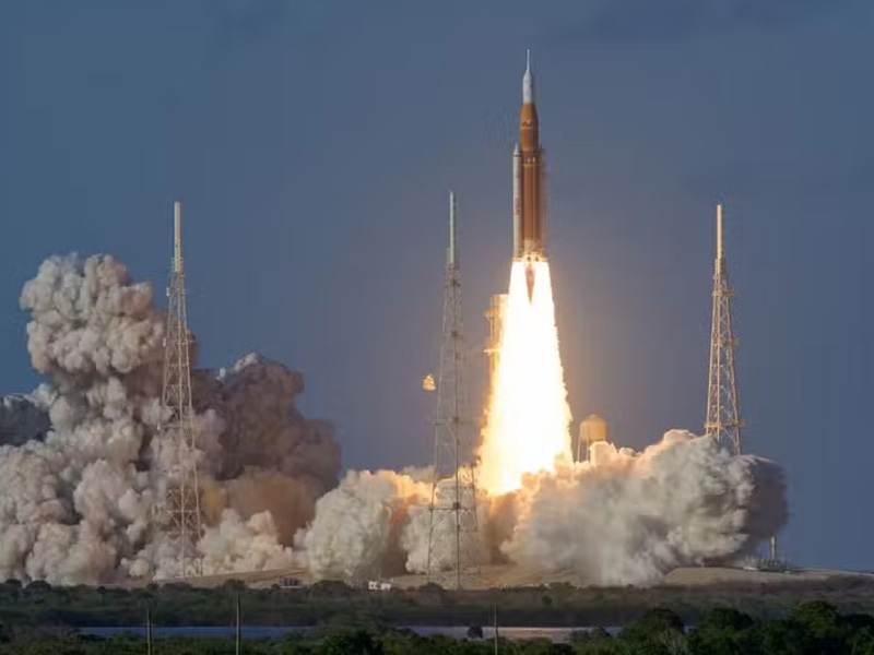 Após mais de 50 anos, missão Artemis II leva astronautas de volta à Lua em sobrevoo