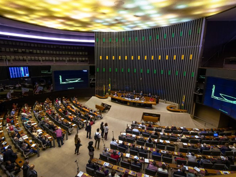 CCJ da Câmara vota PEC que propõe fim da escala 6×1 e redução da jornada de trabalho