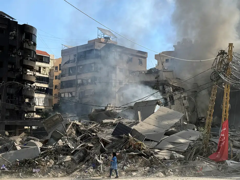 Israel mantém bombardeios no Líbano mesmo após cessar-fogo e pressiona negociações no Oriente Médio