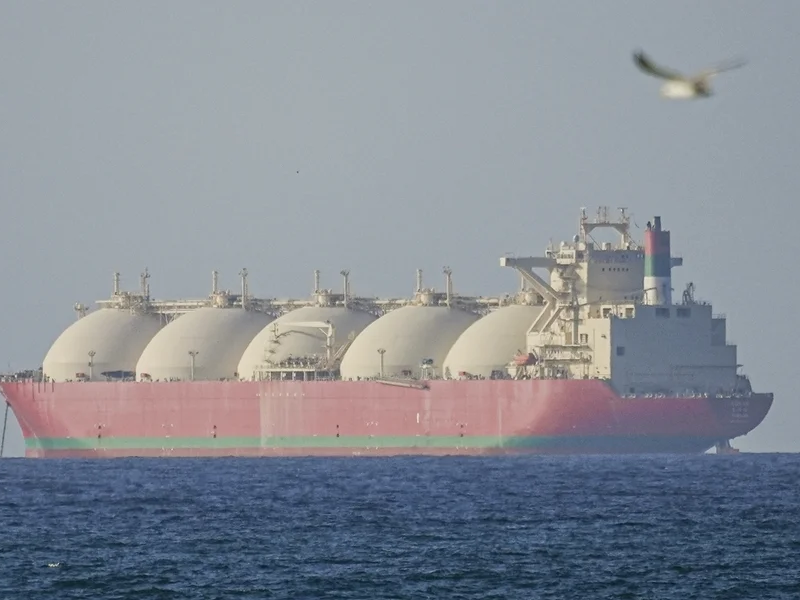 Irã libera passagem de navios comerciais pelo Estreito de Ormuz durante cessar-fogo