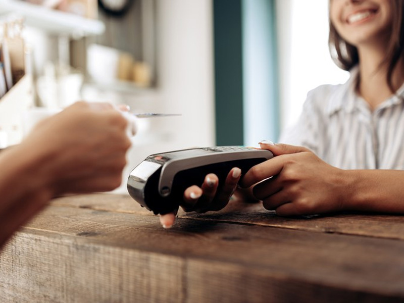 Vendas do varejo avançam 0,6% e atingem novo recorde em fevereiro