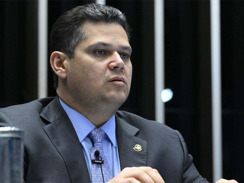 Alcolumbre retira trecho do PL da dosimetria por conflito com Lei Antifacção