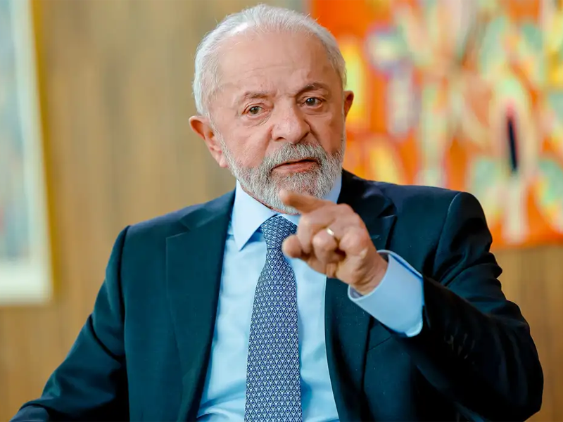 Lula critica ameaças de Trump e sai em defesa do papa Leão XIV após troca de ataques