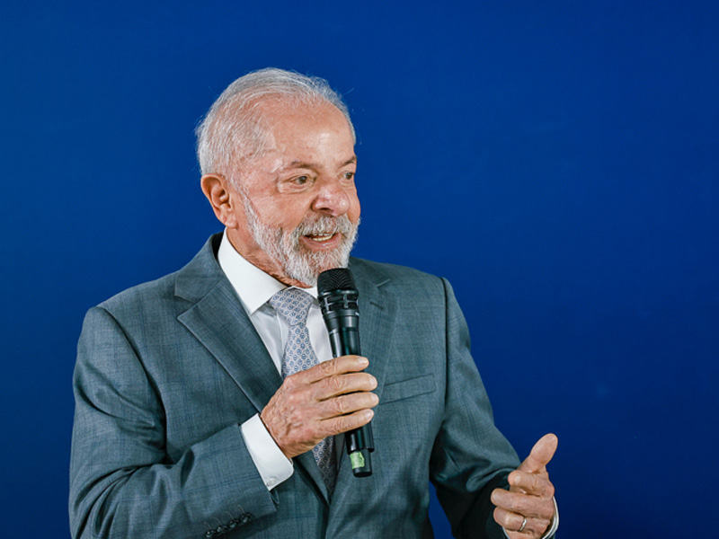 Lula retorna ao Brasil em meio a impasse com os EUA sobre caso Ramagem