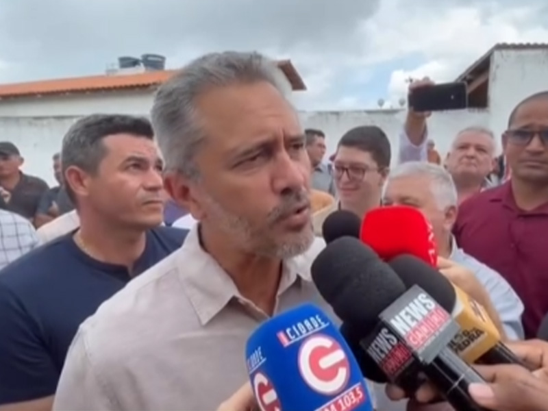 Vídeo: “Qual o problema do Giovanni ser candidato a Governador?” Nenhum”, diz Elmano de Freitas