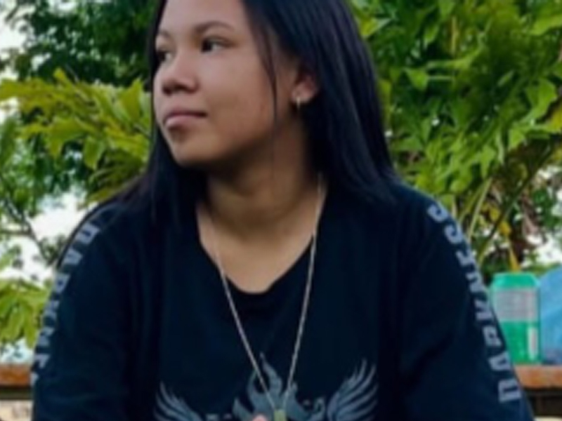 Vídeo: Jovem desaparece em Juazeiro do Norte após sair de casa durante a madrugada pilotando moto; familiares pedem ajuda para encontrá-la