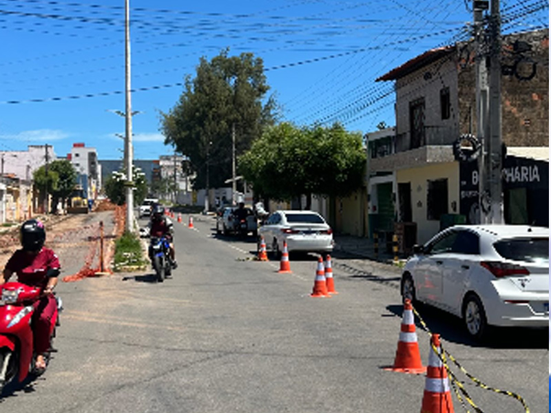 Vídeo: trânsito da avenida perimetral Dom Francisco passa por alterações durante obras da Ambiental Crato