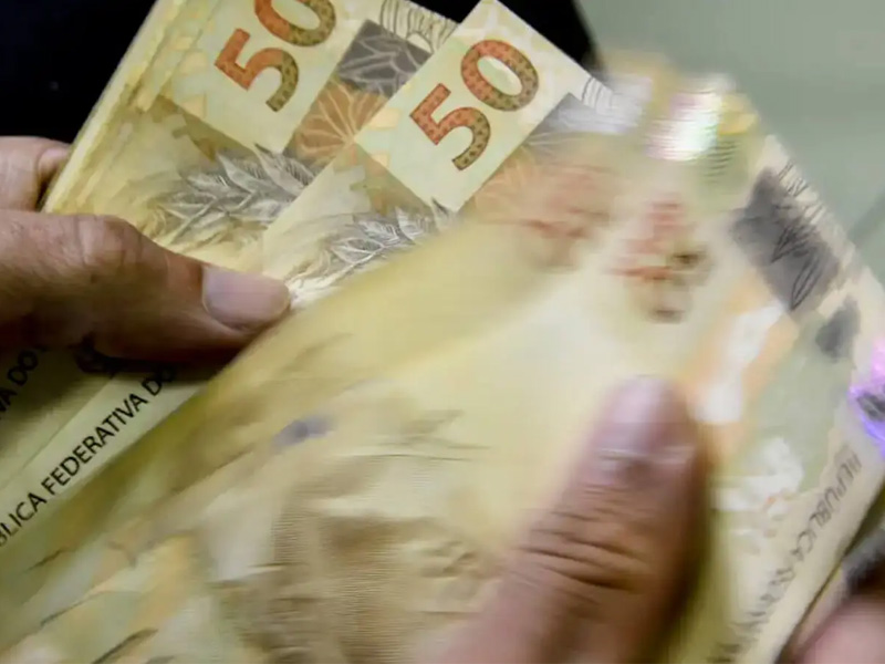 Aposentados e pensionistas do INSS podem consultar antecipação do 13º