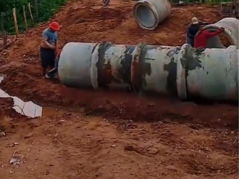 Prefeitura de Caririaçu realiza obras de drenagem em estrada vicinal na zona rural