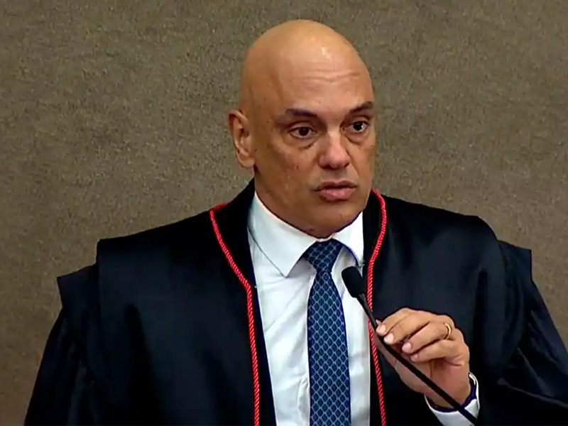 Moraes aumenta restrição para voos de drones na casa de Bolsonaro