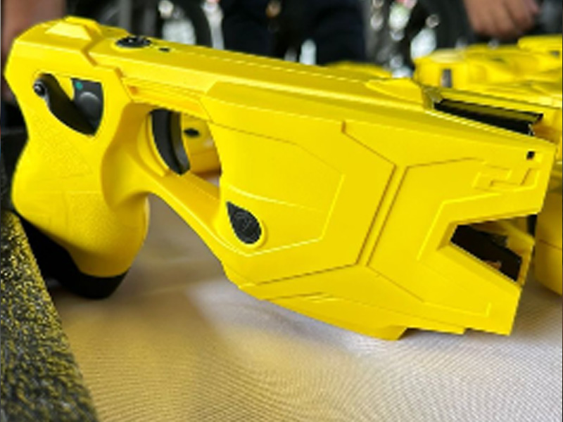 Vídeo: Equipamentos de choque não letais são entregues para uso da Polícia Municipal do Crato; entenda como funciona