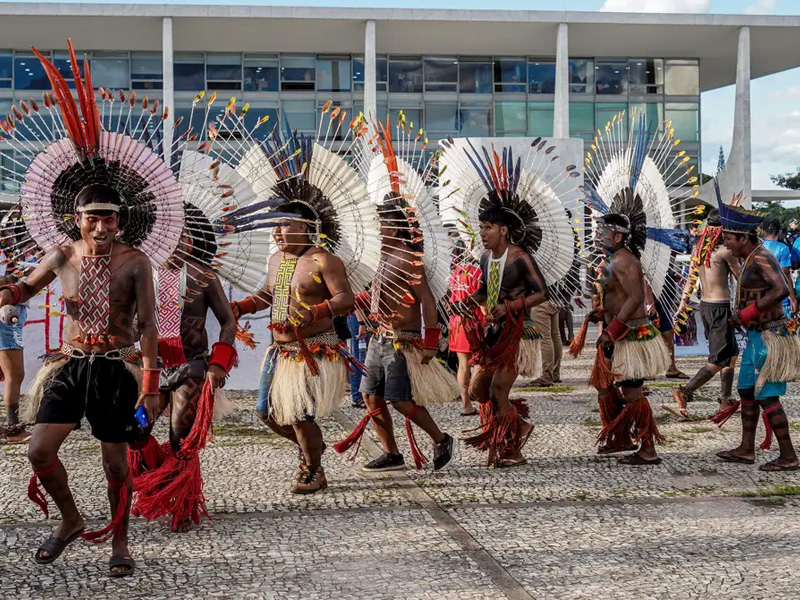 Indígenas cobram encontro com Lula e pressionam por avanço na demarcação de terras em Brasília