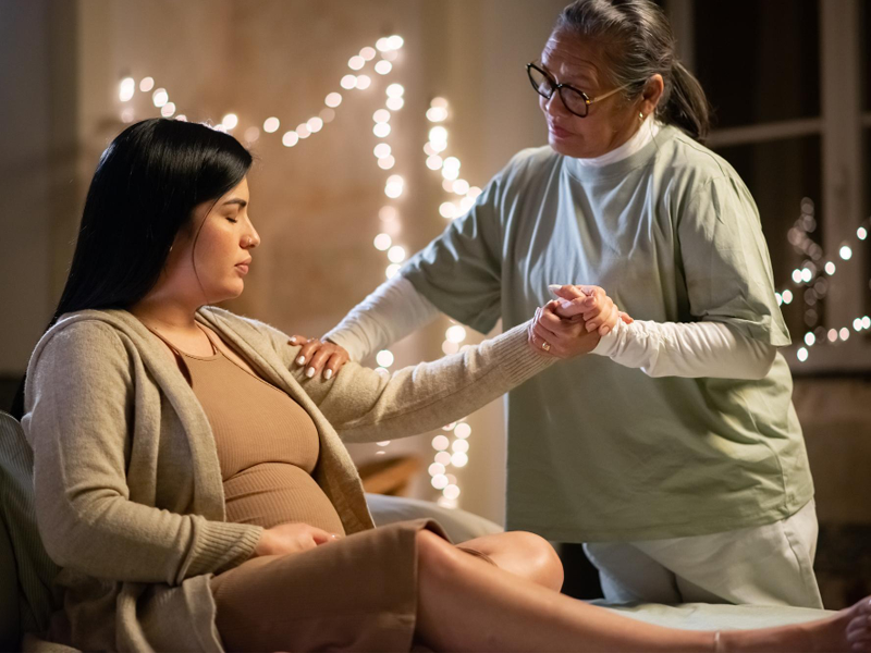 Lula sanciona lei que regulamenta profissão de doula e amplia apoio às gestantes