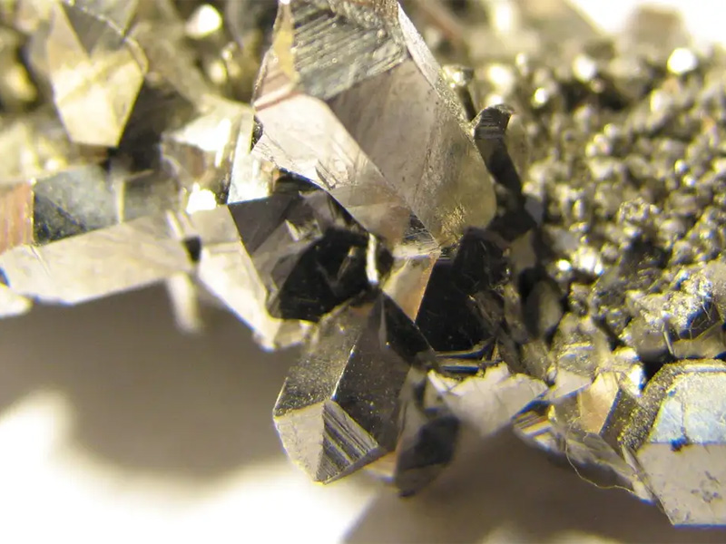 Câmara aprova fundo bilionário para minerais estratégicos e descarta criação de estatal
