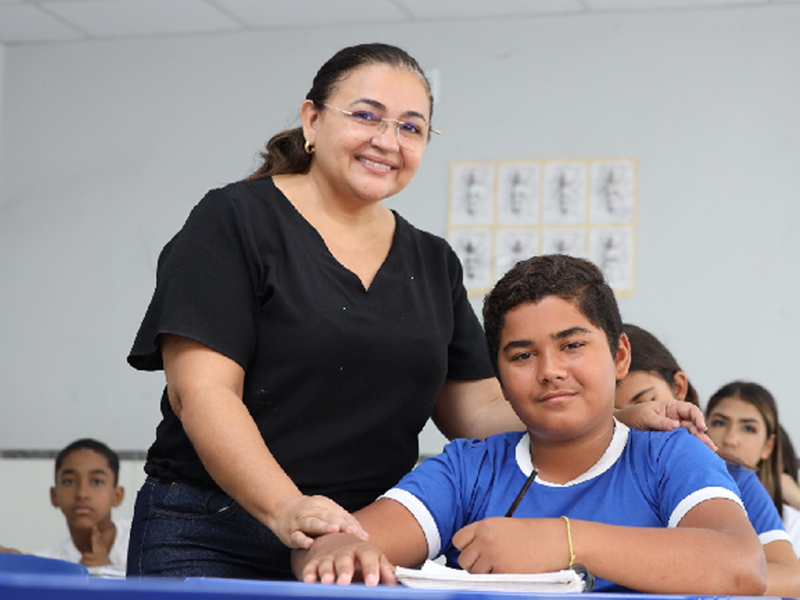 Juazeiro do Norte eleva salário de professores temporários e garante pagamento do piso nacional do magistério