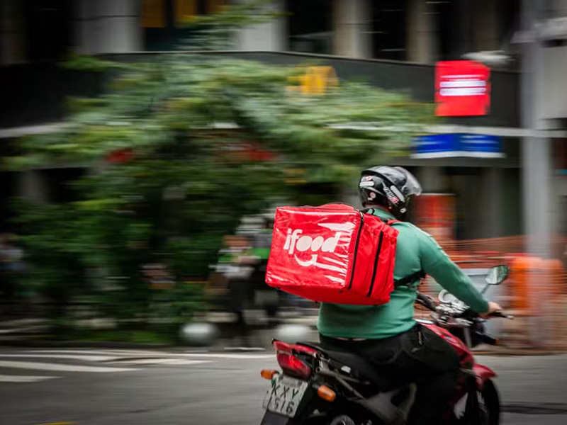 Mortes com motos crescem 22,6% em 10 anos com avanço de aplicativos