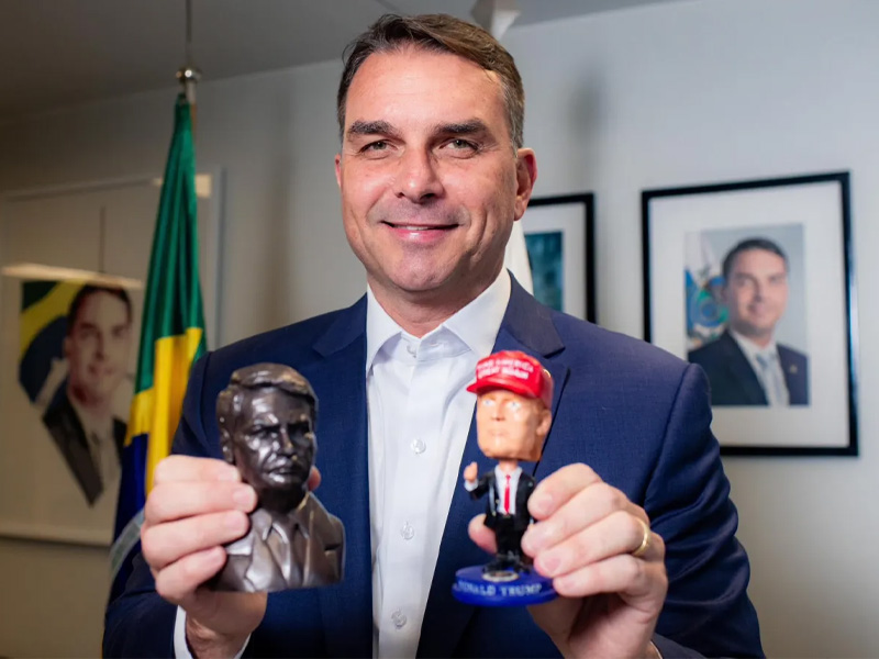 Agenda de Trump não inclui encontro com Flávio Bolsonaro nos EUA