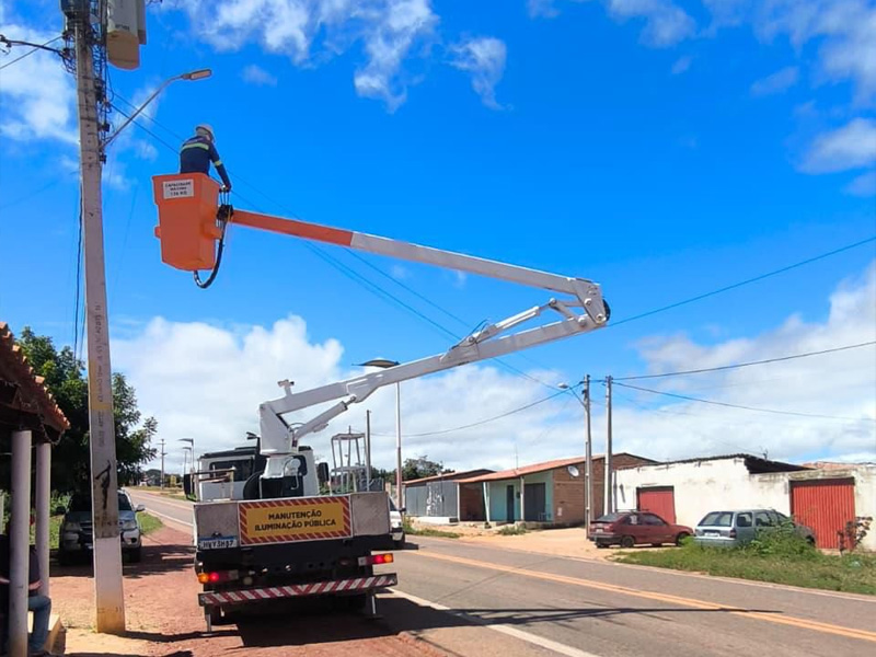 Prefeitura de Salitre Intensifica Manutenção da Iluminação Pública em Diversos Pontos do Município