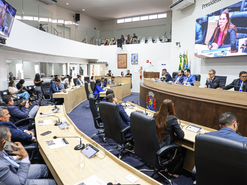 Câmara de Juazeiro do Norte aprova projeto de indicação para criação de faixas exclusivas de motocicletas e concede homenagens a personalidades
