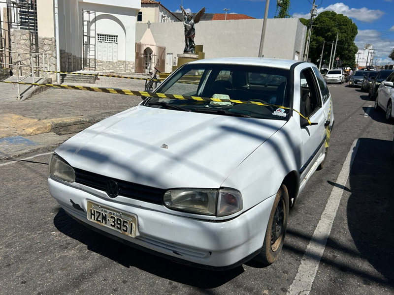 🔴AO VIVO: homem é executado a tiros dentro de carro e na frente da esposa, mãe e criança recém-nascida, em Juazeiro do Norte