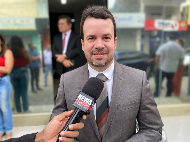 Prefeito Guilherme Saraiva garante piso nacional do magistério para professores temporários da rede municipal