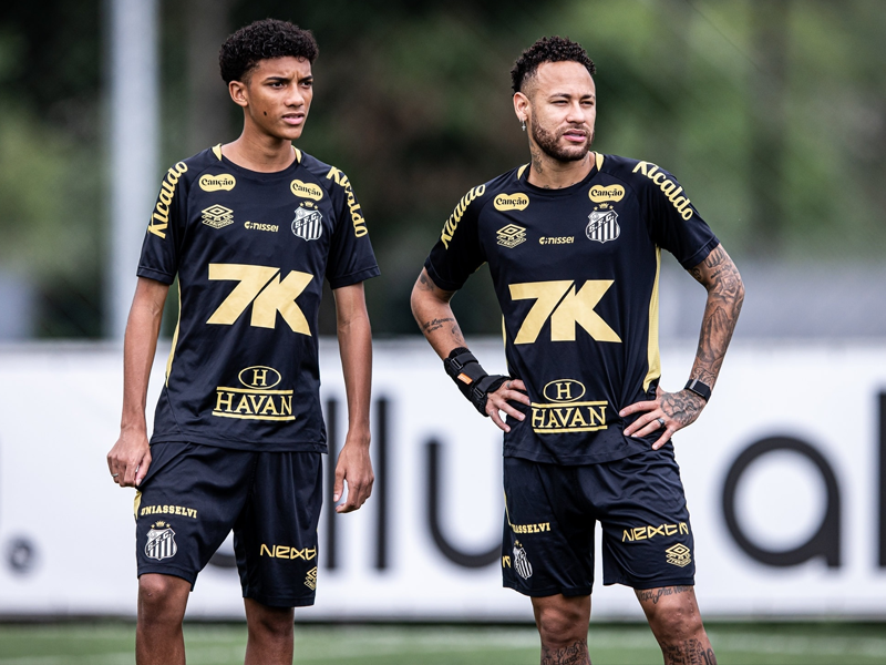 Confusão em treino: Neymar é acusado de agredir filho de Robinho e gera repercussão