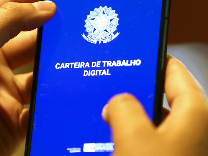 Brasil fecha 2025 com aumento de 5% no estoque de empregos
