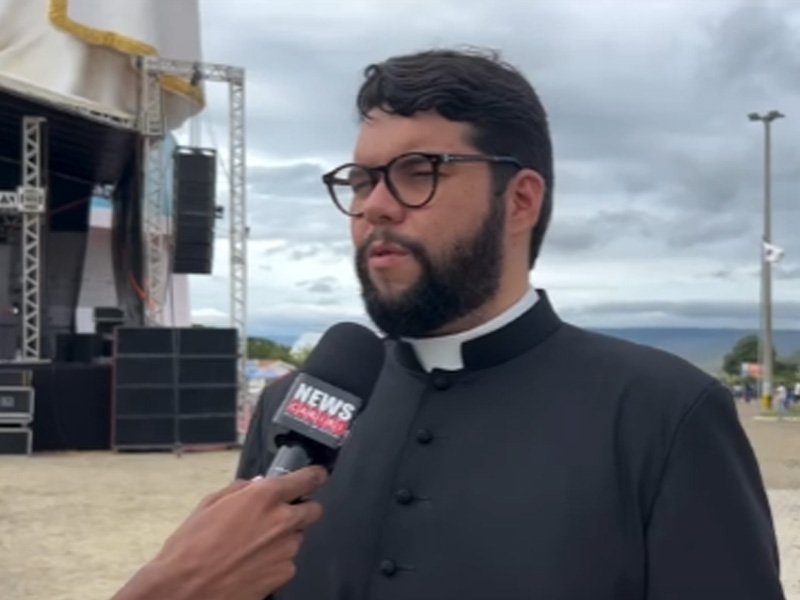 Vídeo: Dia de Nossa Senhora de Fátima conta com visitas, procissão luminosa e missa com Padre Monteiro, no Crato