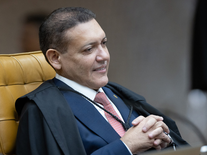 Nunes Marques dá 20 dias para PGR opinar sobre revisão da condenação de Bolsonaro