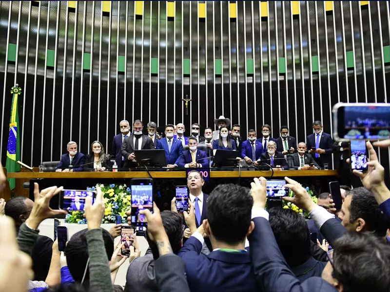 Conselho de Ética suspende deputados por 60 dias após motim na Câmara