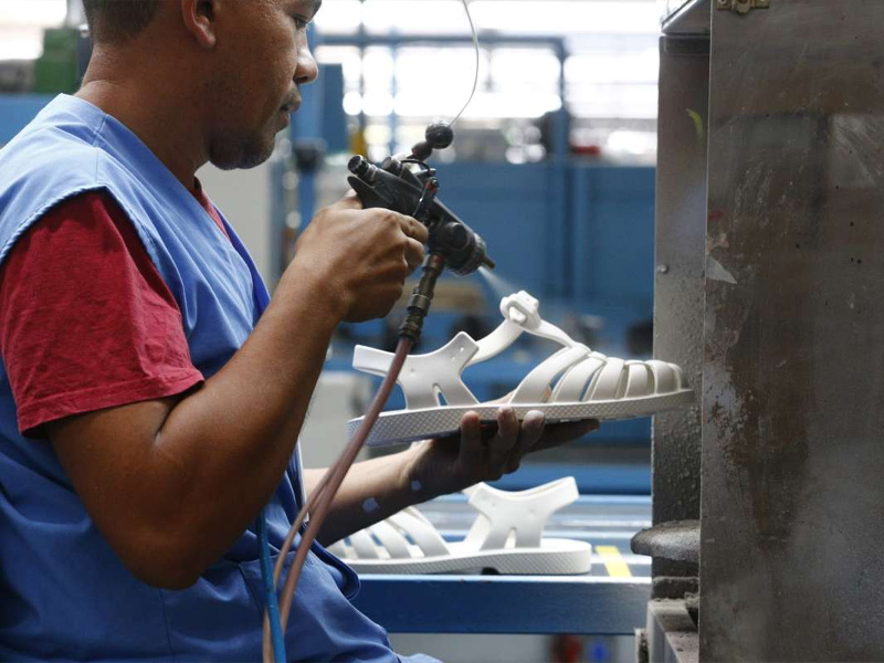 Ceará lidera produção e exportações brasileiras de calçados em 2025