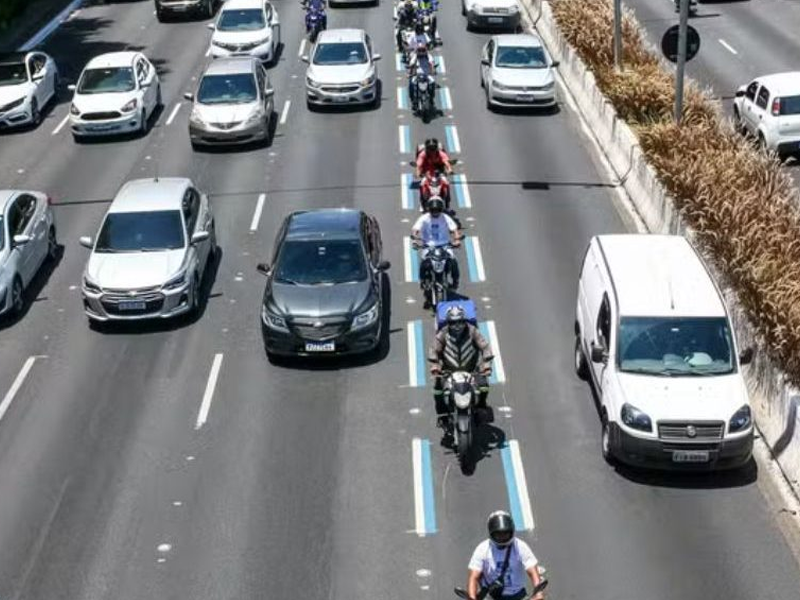 Câmara de Juazeiro do Norte aprova indicação para criação de faixas exclusivas para motos
