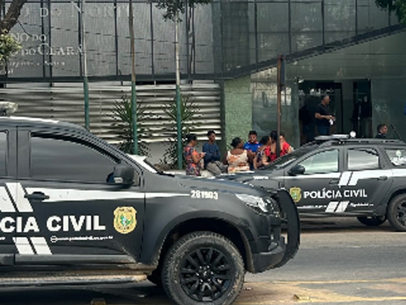 Vídeo: Mais de 50 mandatos de prisão e busca estão sendo cumpridos durante operação da Polícia Civil em Juazeiro do Norte