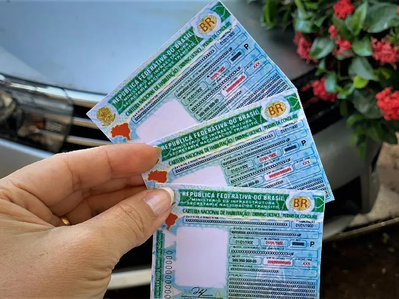 Governo do Ceará anuncia distribuição de mais de 11 mil cartões da CNH Popular