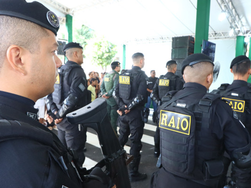 Governo do Ceará entrega 83ª base do CPRaio, central de videomonitoramento e nova areninha em Milagres