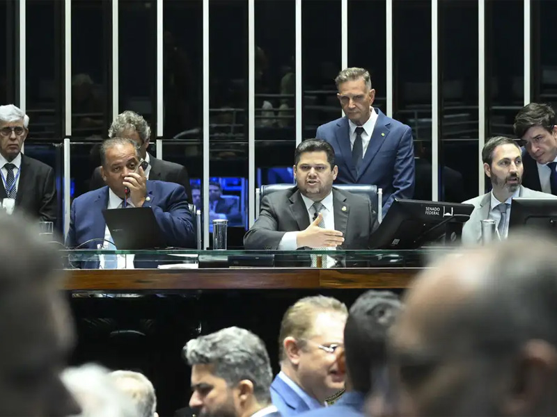 Senado derruba norma sobre aborto legal para menores vítimas de violência sexual