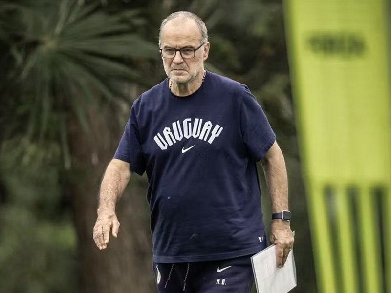 Sem Arrascaeta, Bielsa define time do Uruguai para estreia na Copa do Mundo 2026
