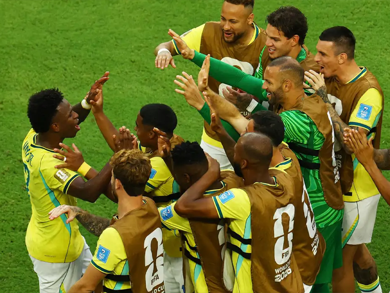 Vini Jr. brilha, Brasil goleia a Escócia e avança em primeiro na Copa
