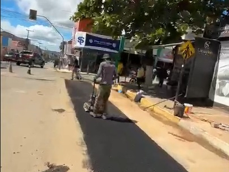 Prefeitura de Caririaçu inicia recapeamento asfáltico após obras da adutora permanente no Centro da cidade