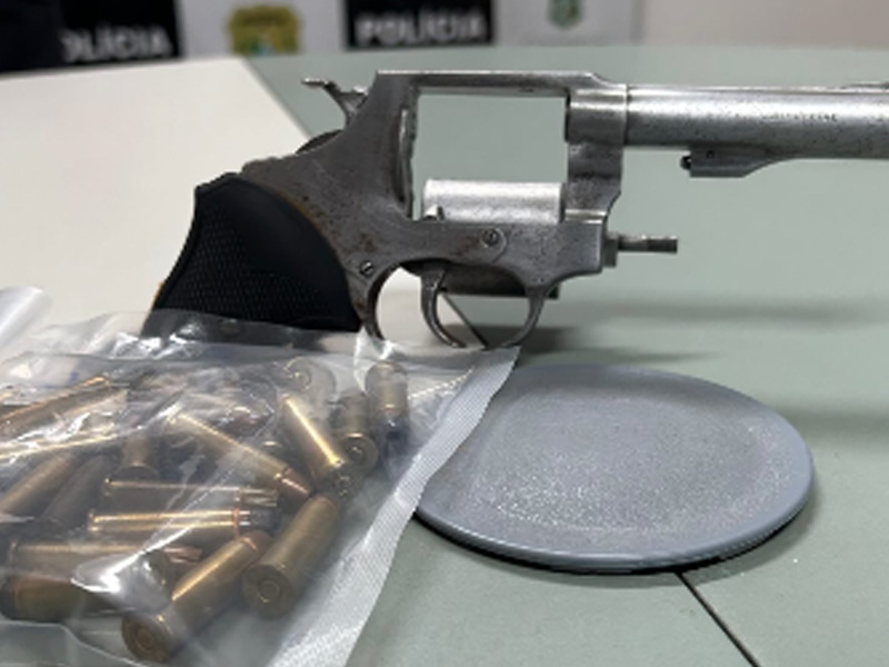 🔴AO VIVO: Polícia Civil realiza operação, prende três suspeitos de envolvimento com organizações criminosas e apreende celulares e arma, no Crato