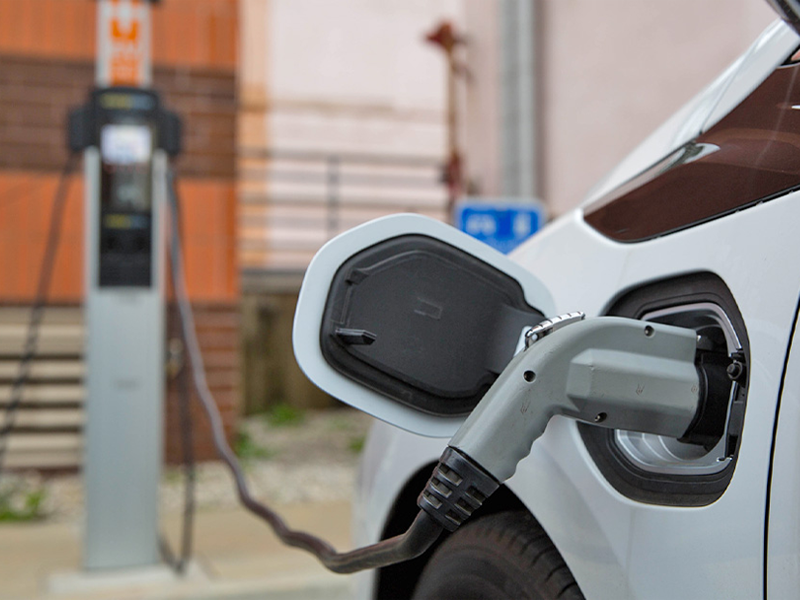 Governo renova cota zero para carros elétricos e aposta em preços mais baixos ao consumidor