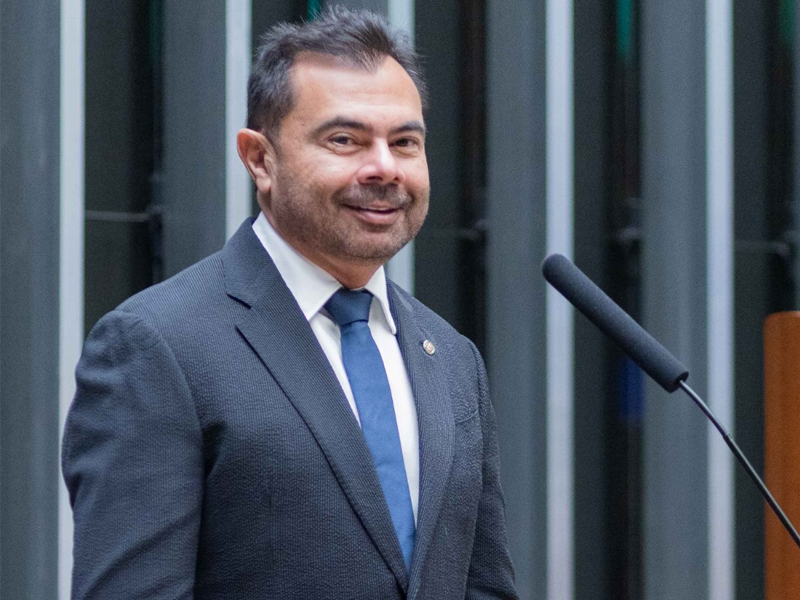 Próximo de Virar Lei: projeto de Idilvan para licença remunerada de professores e profissionais da educação avança no Senado